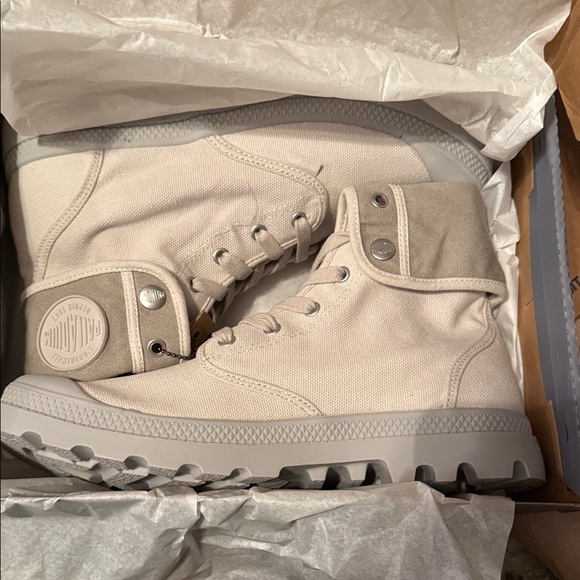 Palladium Other - Palladium Men's Athletic Shoes in Cream